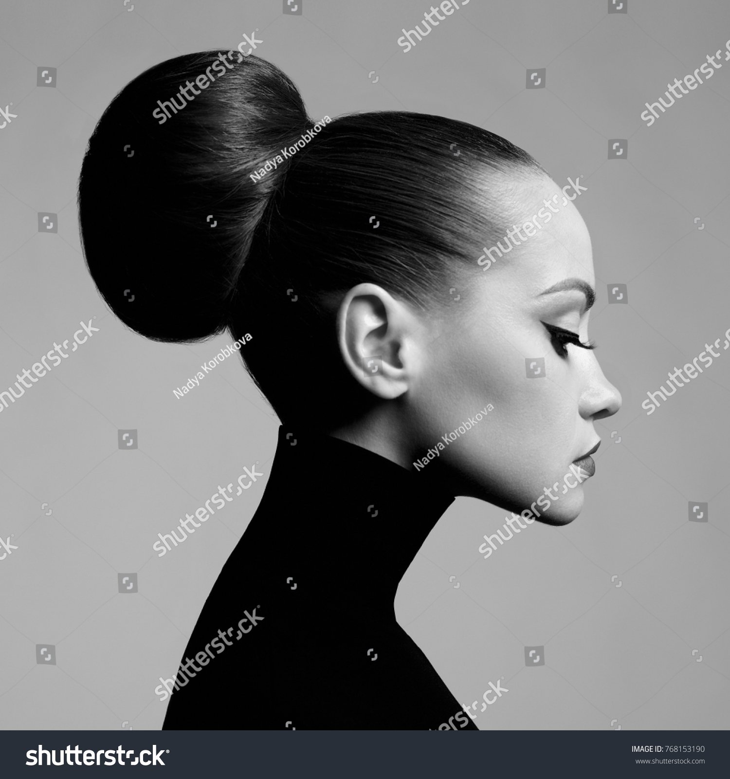 3079