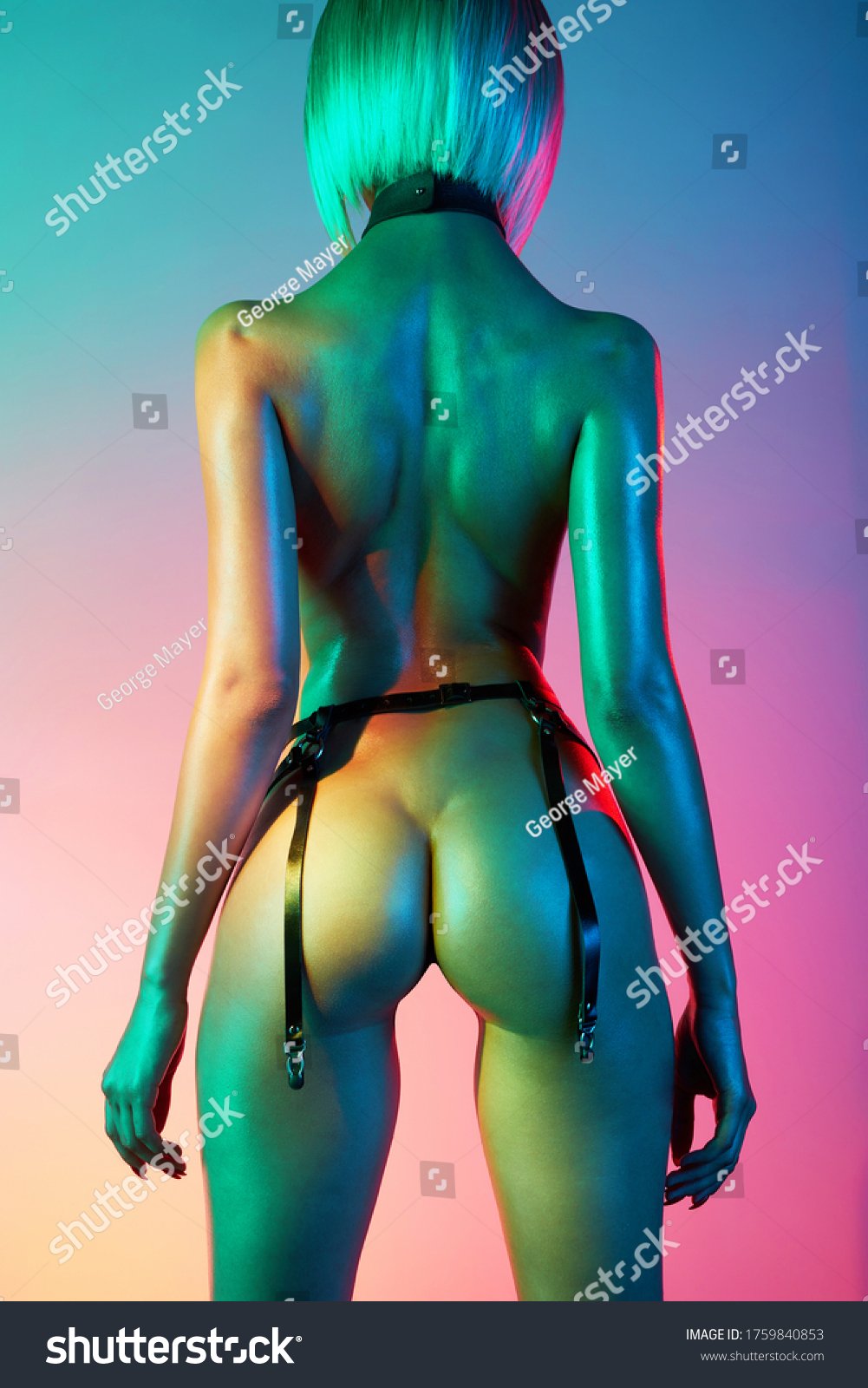 3158